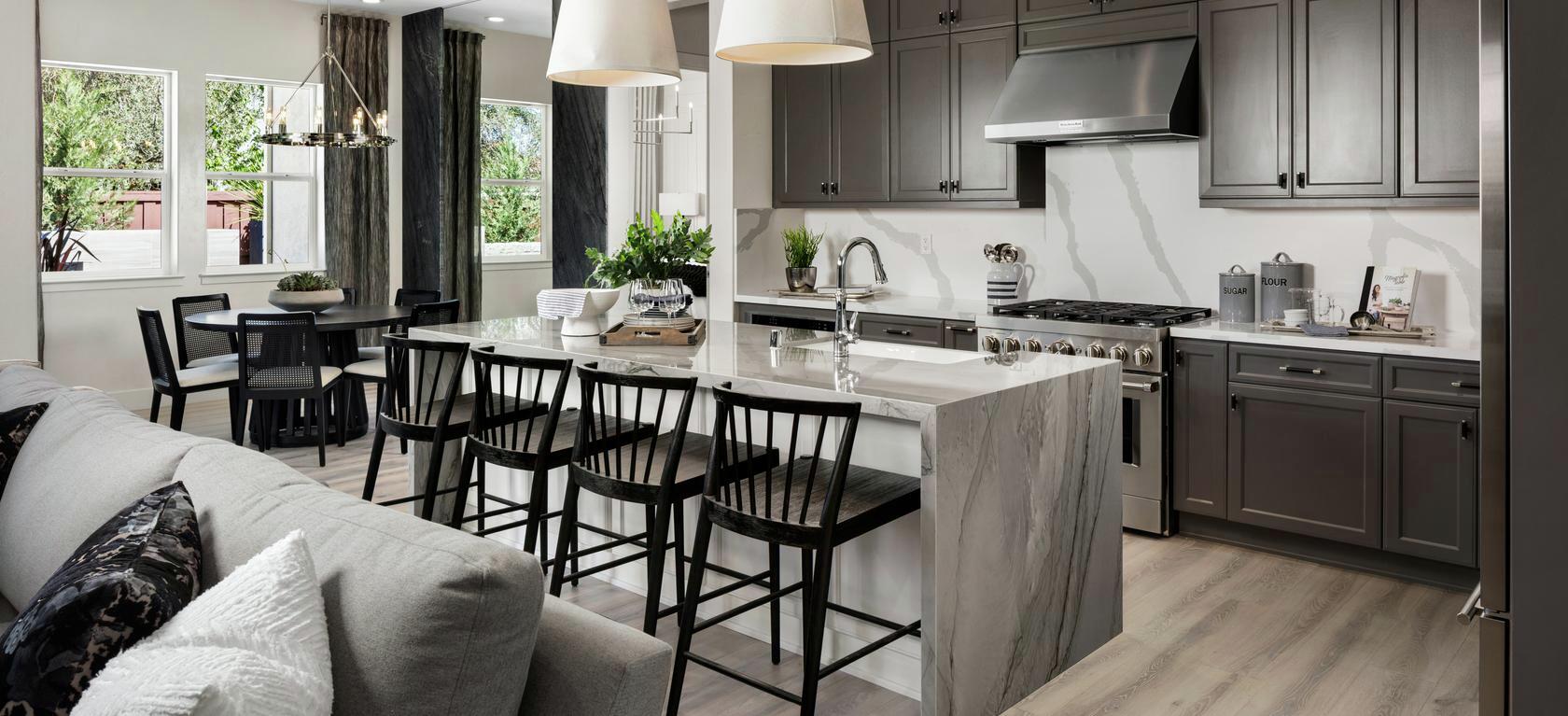 Expert Backsplash Ideas to Complete Your Luxury Kitchen featured image